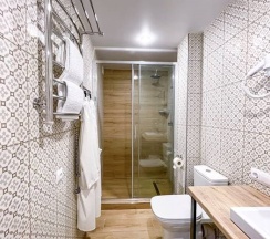 Стандарт семейный улучшенный с балконом в Volna Family Resort