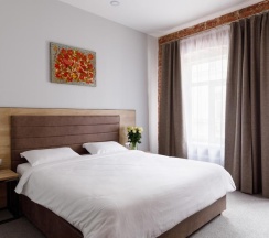 Улучшенный номер с двуспальной кроватью в Turris Hotel Petrovsky