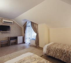 Полулюкс с балконом в Melissa