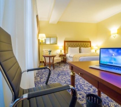 Двухместный номер двуспальная кровать в Ramada by Wyndham Almaty