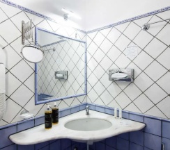 Двухместный номер With hot tube Executive Seaview (двуспальная кровать) в Positano Art Hotel Pasitea
