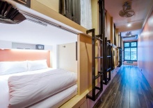 Кровать в общем номере в Matchbox Bangkok Hostel