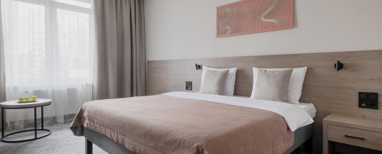 Номер улучшенный с 1 двуспальной кроватью с видом на лес в GreenGate Hotel&SPA
