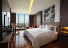 Двухместный номер So Cozy with City Skyline View двуспальная кровать в SO/ Bangkok