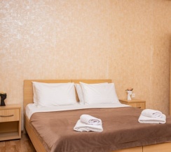 Стандарт 4-местный с двуспальной и односпальной кроватями и балконом в Джульетта