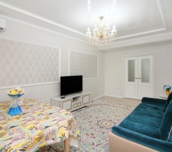 Двухместные апартаменты Comfort с 3 комнатами с балконом двуспальная кровать в Квартирное бюро