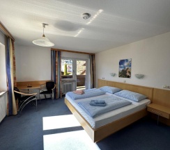 Двухместный номер Standard с балконом двуспальная кровать в Pension Monika - Kaprun