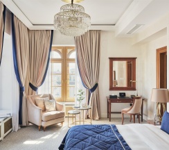 Исторический люкс с видом на Невский в Wawelberg Hotel St.Petersburg