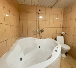 Улучшенный номер с джакузи в Samsonov Hotels
