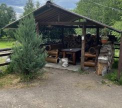 Коттедж с 3 комнатами с красивым видом из окна в Русская усадьба