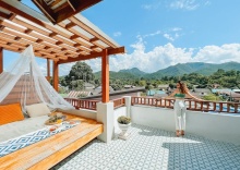 Одноместный люкс Grand с балконом в Pai CherKaew Boutique House