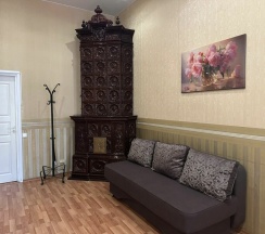 Семейный номер с двуспальной кроватью и диваном в Boho Centr Nevsky 140 Hotel