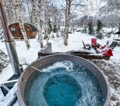 Красный Дом в А у реки