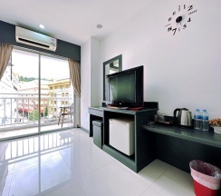 Двухместный номер Deluxe с балконом 2 отдельные кровати в Hotel Baya Patong