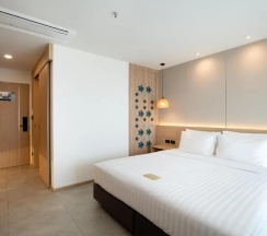Двухместный номер Deluxe с видом на море двуспальная кровать в Jomtien Thani Hotel