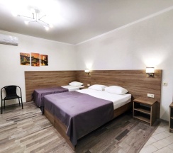 Семейный номер Superior с балконом и с красивым видом из окна в Camelia