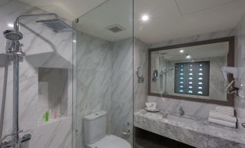 Двухместный номер Superior с видом на сад двуспальная кровать в Chanalai Flora Resort, Kata Beach
