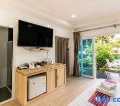 Двухместный полулюкс двуспальная кровать в Sangthong Resort