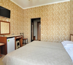 Двухместный номер Standard с балконом двуспальная кровать в Кристель