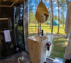 Mirror в Лаки