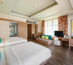 Номер семейный с видом на море в Karon Phunaka Resort