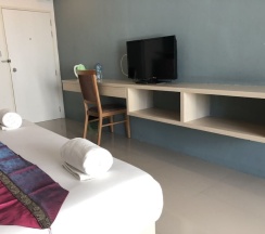 Двухместная студия Deluxe с балконом двуспальная кровать в Khao Oat Airport