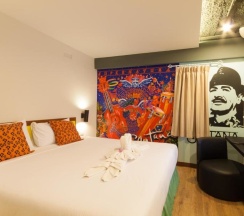 Трёхместная студия односпальная кровать в My Way Hua Hin Music Hotel