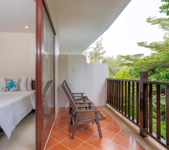 Трёхместный номер Deluxe в Arinara Beach Resort Phuket
