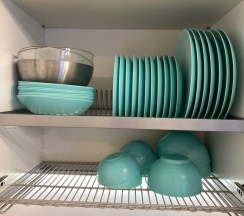 Коттедж улучшенный с 2 односпальными и 2 двуспальными кроватями в Гостевой дом