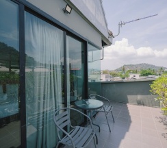 Люкс с видом на море в The Arbern Hostel x Bistro