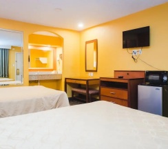 Двухместный номер Standard в Express Inn Gulf Bank