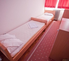 Двухместный номер Standard с красивым видом из окна 2 отдельные кровати в HI Hostel Zagreb