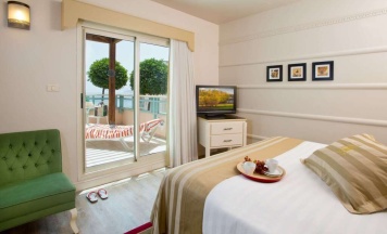 Двухместный полулюкс Cadim двуспальная кровать в Herods Palace Hotel