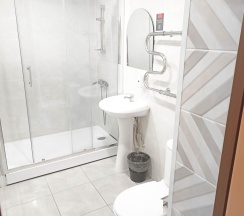 Номер стандарт с 5 односпальными кроватями в Smart Hotel KDO Челябинск