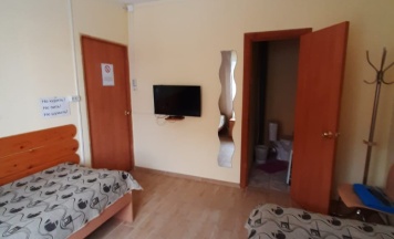 Трехместный номер с двуспальной и односпальной кроватями в Altay Life