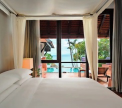 Семейный люкс с 2 комнатами seafront двуспальная кровать в Renaissance Koh Samui Resort & Spa