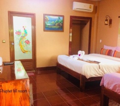 Двухместный номер Standard с красивым видом из окна двуспальная кровать в Phuphet Hill Resort