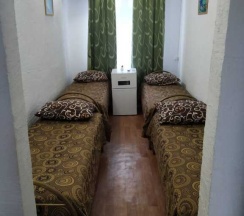 Четырёхместный номер Standard односпальная кровать в Чайка