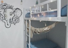 Кровать в общем номере в 1Sabai Hostel