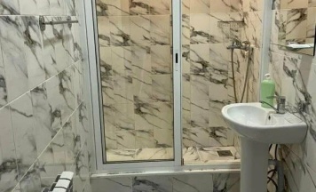 Номер комфорт улучшенный с 2 односпальными кроватями в Солнечная горка, гостевой дворик