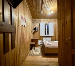 Двухместный номер с двуспальной или 2 односпальными кроватями в Лесная Сказка