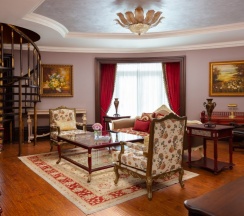 Люкс Presidential с балконом и с красивым видом из окна в Rixos Almaty