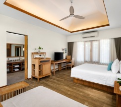 Двухместное бунгало Deluxe с видом на море двуспальная кровать в Отель Saii Phi Phi Island Village