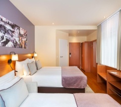Четырёхместный номер Superior в Leonardo Hotel Salzburg City Center