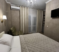 Трёхместный номер Standard с балконом и с видом на город в Morskoy priboy