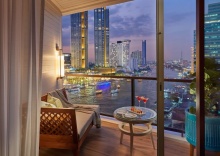 Номер Deluxe с балконом в Mandarin Oriental, Bangkok