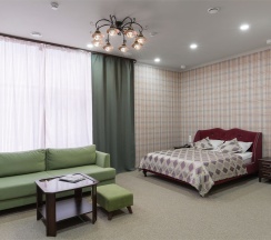 Джуниор Cюит в Welcome House