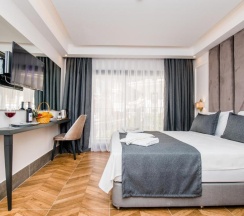 Двухместный номер Deluxe с частичным видом на море двуспальная кровать в Kas Pier Hotel