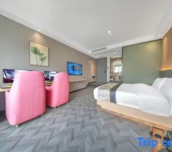 Двухместный номер Privilege (двуспальная кровать) в Chino Town at Yaowarat Phuket