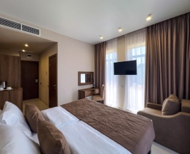 Комната стандарт с 1 двуспальной кроватью с балконом в Дворец Солнца